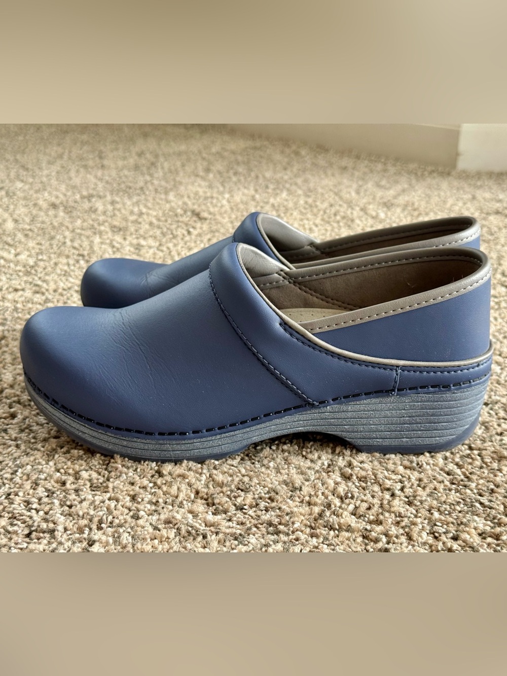 💫 Never worn.  Dansko
Women's LT Pro Indigo Smooth
